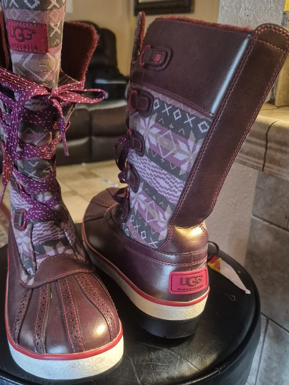 UGG Women's Burgundy Patterned Lace-Up Winter Boots F 27012G